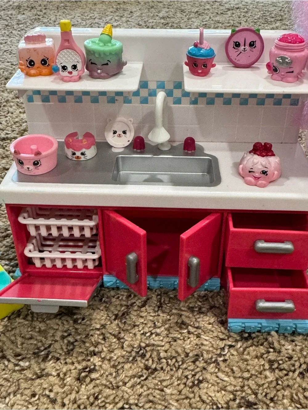 Shopkins Play Set with Pink Pizza Crossbody Bag - Colorful Toy Accessories